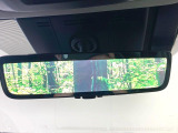 【デジタルインナーミラー】後席の大きな荷物や同乗者で後方が確認しづらい時でも安心!カメラが撮影した車両後方の映像をルームミラー内に表示。クリアな視界で状況の確認が可能です!