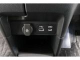 スマートフォンなどの音楽再生が可能なUSB接続ジャック装備車両です♪♪♪