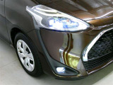 LEDヘッドライトです。デザイン性がよくとても明るいので、夜間の走行や悪天候でも安心です。しかも長寿命!