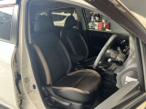 運転席まわりです。運転席からの視界が左右に広く隅々まではっきりと見渡せます!クルマの前端も把握しやすく安心して運転できます!
