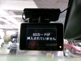 別途SDカードが必要です。
