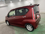 毎日乗る車だからこそ、実用性だけでなく見た目にもこだわりたいという方にもおすすめのカスタムグレード♪