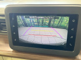 【バックカメラ】駐車時に後方がリアルタイム映像で確認できます。大型商業施設や立体駐車場での駐車時や、夜間のバック時に大活躍!運転スキルに関わらず、今や必須となった装備のひとつです!