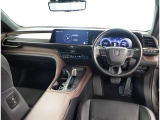 オシャレなインテリアで運転する気分も盛り上がりますよね^^