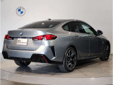 BMWのダイナミック且つエモーショナルなスタイルを印象付けるキャラクターライン(プレスライン)眺めているだけで溜め息の出る美しさです☆