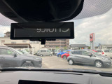 インテリジェントルームミラーは車両後方の状況を映像で映し出してくれます!後席に人が乗っていて見づらい時や荷物で後ろが見えない時も安心です!