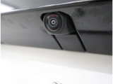 バックカメラが付いているので後方確認が非常にしやすいです。今や運転初心者も熟練者も必須装備!ついていて損はないですね♪