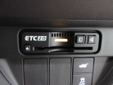 ETC付。高速道路の料金所はキャッシュレスで通過です。サービスエリア等にあるスマートインターの出入りも利用可能でとっても便利。ご納車後すぐにお使い頂けるようセットアップしてのお渡しとなります。
