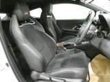 当社の中古車はシートを外して隅々までキレイに仕上げてあります。