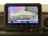 バックモニター付きで、車庫入れやバック時の後方確認をしっかりサポート。モニターに映し出される映像で死角も確認しやすく、狭い場所での駐車や後退時の操作をより安心して行えます。