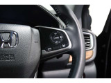 Hondaセンシングの機能のひとつ、アダプティブクルーズコントロール付!アクセルから足を離しても設定したスピードと前車との車間を保ち走行してくれます!車線維持もアシスト☆高速道路で疲労軽減ですね☆
