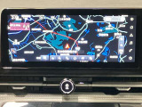 12.3インチワイドディスプレイを採用。情報を同時に表示できる3分割画面も可能。NissanConnect サービスの多様なコンテンツで、セレナと過ごす毎日に驚きと発見を提供します!