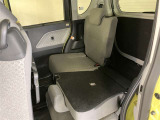 シートを倒せば荷室が広がり、用途に応じた使い方が可能で快適です。