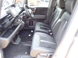 ◆チップアップ&ダイブダウン機構付【ULTR SEAT】は後席座面を左右分割で跳ね上げることができます。トランクで積載できない背の高い荷物をラクラク収納できます。ホンダ車ならではの人気装備です。