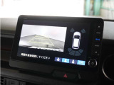 ◆リアワイドカメラシステム◆3種類の表示で後方確認をサポート♪セレクトレバーを「R」の位置に入れるとカメラ画像に切り替え。ノーマルビューでは従来のリアカメラと同様の標準的なビューで表示します!