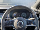 ◆ステアリングスイッチ◆ステアリングスイッチにはオーディオ操作のスイッチがあります。ボリューム調節・選曲/選局・オーディオソース切り替え等をナビゲーションを触ることなく操作ができます!