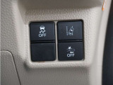 ホンダセンシングが装備されています。アダプティブレーダークルーズやレーンキープアシスト、車線逸脱防止機能なども備えていて、ロングドライブも快適で安全にお楽しみいただけます。
