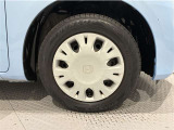 タイヤサイズは175/65R14です。