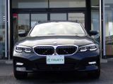 BMW在庫保有台数常時100台以上!ご来店の際はBMW本店(厚木市下荻野140-1)にご来店ください!弊社自慢の全天候型ショールーム!BMW在庫保有台数常時100台以上ございます!