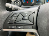 ステアリングスイッチでオーディオ操作が可能です。