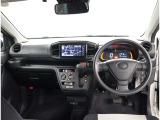 オシャレなインテリアで運転する気分も盛り上がりますよね^^