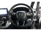 視認性の良いメーターで、運転中も情報がひと目で確認できて安心。見やすさにこだわったデザインで、毎日のドライブがもっと快適に