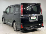 当店ではauも取り扱っております。お車と一緒にau携帯の機種変更も可能です♪また、自動車保険も取り扱っております。車の支払いと自動車保険の支払いをまとめてお支払い可能なプランもあります♪