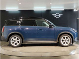 ☆MINIの車の始まりは大人四人がギリギリ乗れるコンパクトな車です!!今となっては3ナンバーですが、もともとは5ナンバーの車でした!!