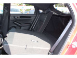 荷物に合わせて、自在にシートアレンジ。日常からレジャーまで、多彩な荷物を積載できます。