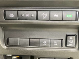 運転席側から両側スライドドアの開閉ができます