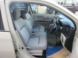 運転席もひろびろ!ゆったりと運転できます!