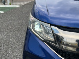 LEDヘッドライト搭載でしっかり明るく照らしてくれるので、夜間走行や不慣れな道でも安心です。
