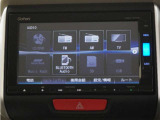 運転にかかわる様々な操作を安全に行えるように視点移動が少なく、操作性に配慮されたスイッチ類が凝縮されたコクピットです。