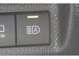 オートマチックハイビームとは、先行車や対向車のライトを認識し、ハイビームとロービームを自動で切り替える機能です。夜道の視界を確保します。詳細は販売店スタッフまでおたずねください。