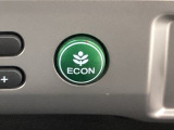 ★ECONスイッチ★ エコドライブを加速しよう!スイッチをONにすると、運転の仕方によるロスを抑え込み燃費をよくするようクルマが頑張ります(*^ー^*)燃費向上にチャレンジ♪