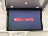 【フリップダウンモニター】大画面モニターで後席でもエンタメをお楽しみいただけます。小さなお子様にも大人気の装備です♪
