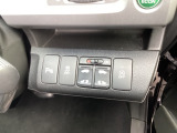 両側電動スライドドア。荷物で手が塞がる時など簡単にドアの開閉が出来ます。