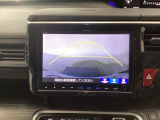 【バックカメラ】運転が苦手な方も車庫入れラクラクです!ギアをリバースに入れれば自動的に切り換わりますので、面倒な操作は不要です♪狭い駐車場もお車を傷つけず安心ですね!