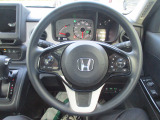 握りやすいハンドルで快適に運転可能です