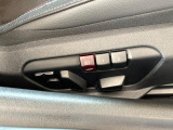 【メモリー機能付きパワーシート】ドライバーごとに設定したシート位置を記憶して、ボタン一つで切り替えできる便利な機能!運転する方が複数名いらっしゃるご家庭におすすめです♪