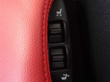 パワーシート搭載。微妙な調整が手軽にでき、ピッタリのポジションで運転することが可能です。