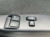前席左右はパワーウインドです!