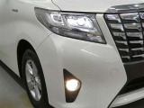 LEDヘッドライトです。デザイン性がよくとても明るいので、夜間の走行や悪天候でも安心です。しかも長寿命!