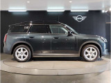 ☆MINIの車の始まりは大人四人がギリギリ乗れるコンパクトな車です!!今となっては3ナンバーですが、もともとは5ナンバーの車でした!!