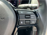 Hondaセンシングの機能のひとつ、アダプティブクルーズコントロール付!アクセルから足を離しても設定したスピードと前車との車間を保ち走行してくれます!車線維持もアシスト☆高速道路で疲労軽減ですね☆