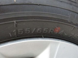 タイヤサイズは、155/65R14です。