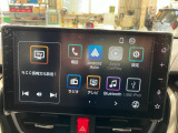 【9インチスマホ連携ディスプレイオーディオ】 対応しているスマホアプリを大画面で使えます!フルセグテレビやラジオの視聴、Bluetooth接続による音楽鑑賞、ハンズフリー通話なども利用可能です。