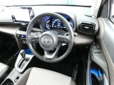 【運転席まわり】・・・ハンドルやシートなども隅々までクリーニング済み。キレイな車内でドライブがより一層快適にお楽しみいただけると思います。