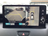 フロントカメラ装備です。運転席から見づらいバンパー下部を映します。
