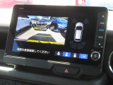ギヤをRに入れるとナビの画面に後ろの映像が映るリヤカメラ付!後退時の安全確認やコンディションの悪い視界でもカラーバックモニターがドライバーをサポート☆☆☆
